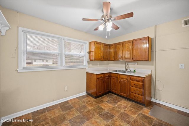 5416 Sir Barton Rd, Louisville, KY 40272