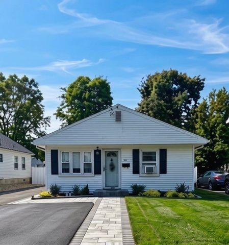 42 Mokema Ave, Waltham, MA 02451