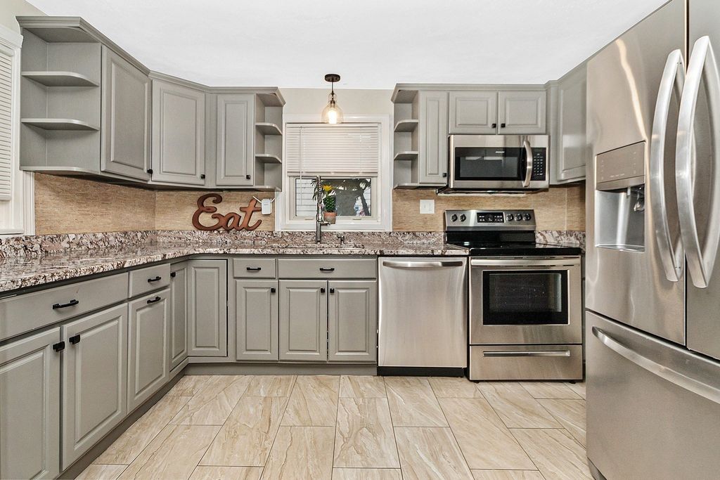 42 Mokema Ave, Waltham, MA 02451