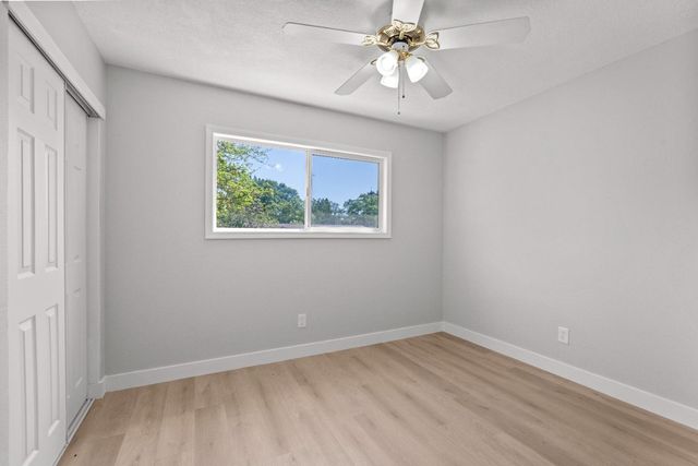6433 Miles Ln, Carmichael, CA 95608
