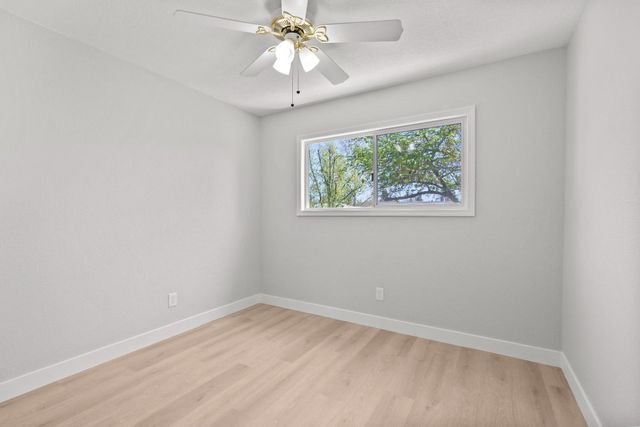 6433 Miles Ln, Carmichael, CA 95608