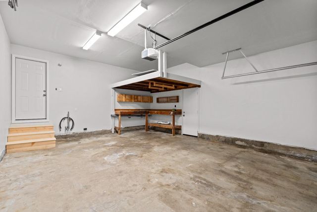 6433 Miles Ln, Carmichael, CA 95608