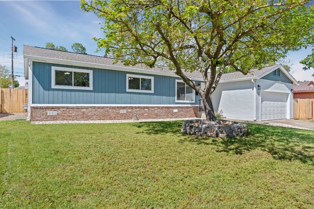 6433 Miles Ln, Carmichael, CA 95608
