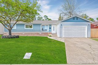 6433 Miles Ln, Carmichael, CA 95608