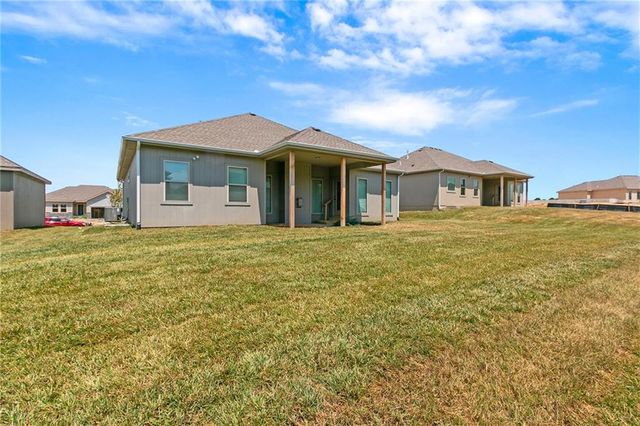 11028 N Corrington Avenue, Kansas City, MO 64156