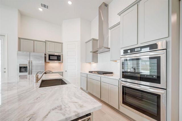 3007 Golden Isle Drive, Texas City, TX 77568