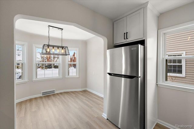 852 Cambridge Road, Berkley, MI 48072