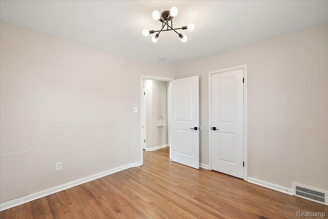 852 Cambridge Road, Berkley, MI 48072