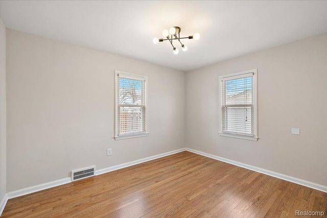 852 Cambridge Road, Berkley, MI 48072