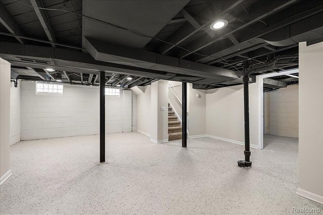 852 Cambridge Road, Berkley, MI 48072