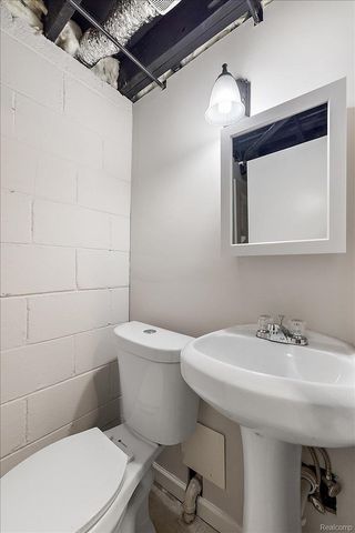 852 Cambridge Road, Berkley, MI 48072