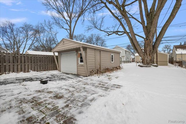 852 Cambridge Road, Berkley, MI 48072