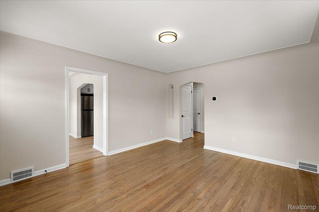 852 Cambridge Road, Berkley, MI 48072