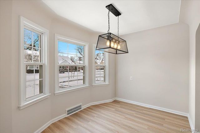 852 Cambridge Road, Berkley, MI 48072