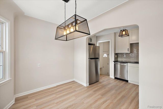 852 Cambridge Road, Berkley, MI 48072