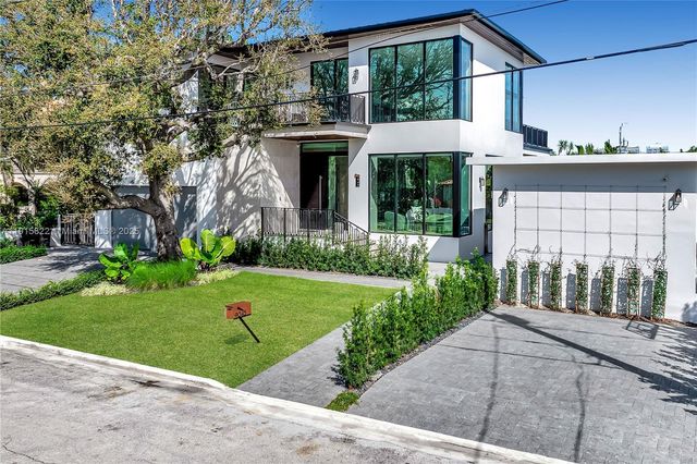 9045 Hawthorne Ave, Surfside, FL 33154