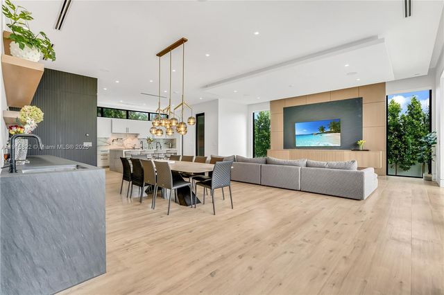 9045 Hawthorne Ave, Surfside, FL 33154