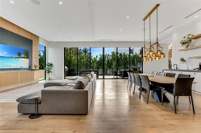 9045 Hawthorne Ave, Surfside, FL 33154