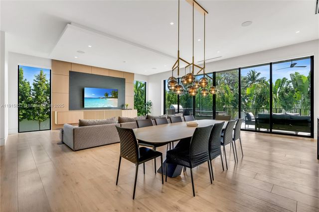 9045 Hawthorne Ave, Surfside, FL 33154