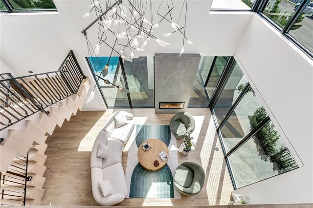 9045 Hawthorne Ave, Surfside, FL 33154