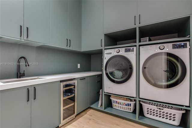 9045 Hawthorne Ave, Surfside, FL 33154