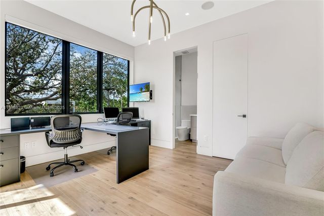 9045 Hawthorne Ave, Surfside, FL 33154