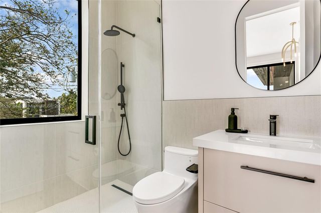 9045 Hawthorne Ave, Surfside, FL 33154