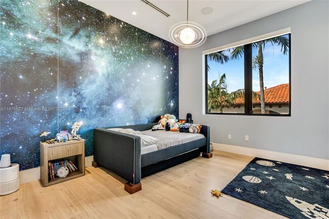 9045 Hawthorne Ave, Surfside, FL 33154