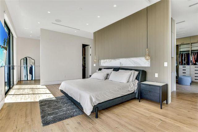 9045 Hawthorne Ave, Surfside, FL 33154