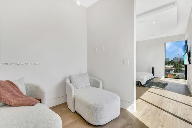 9045 Hawthorne Ave, Surfside, FL 33154