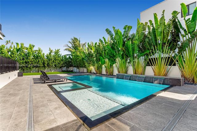 9045 Hawthorne Ave, Surfside, FL 33154