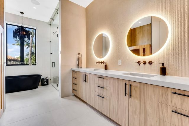 9045 Hawthorne Ave, Surfside, FL 33154