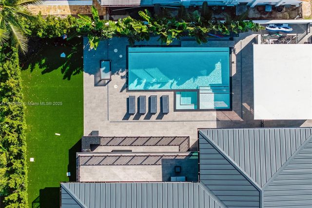 9045 Hawthorne Ave, Surfside, FL 33154