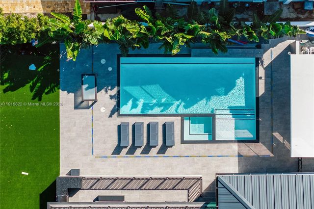 9045 Hawthorne Ave, Surfside, FL 33154