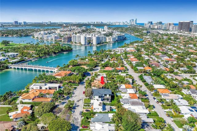 9045 Hawthorne Ave, Surfside, FL 33154