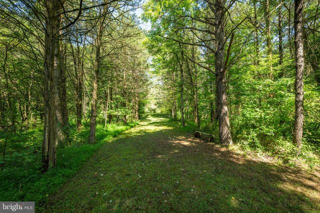 1147 BARNBRIDGE DR, Schwenksville, PA 19473