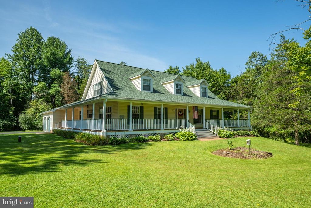 1147 BARNBRIDGE DR, Schwenksville, PA 19473