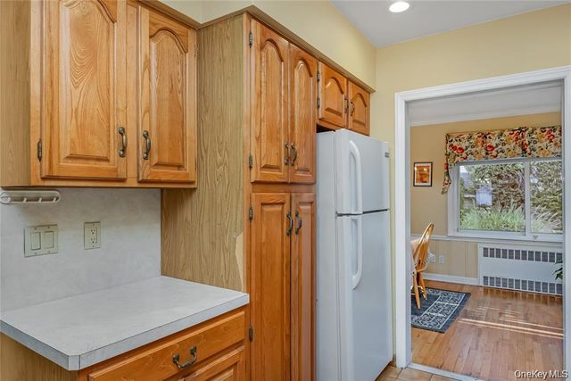 15 Combes Avenue, Rockville Centre, NY 11570