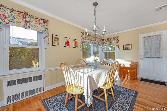 15 Combes Avenue, Rockville Centre, NY 11570