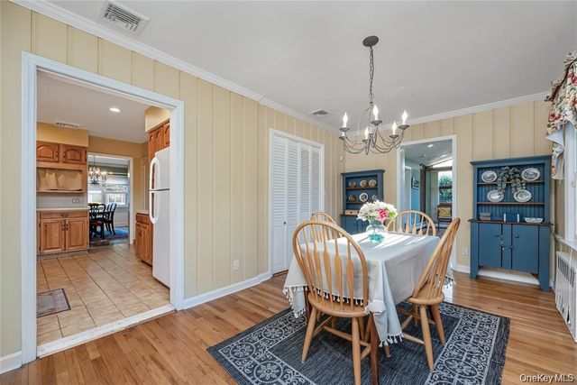 15 Combes Avenue, Rockville Centre, NY 11570