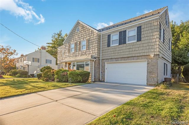 15 Combes Avenue, Rockville Centre, NY 11570