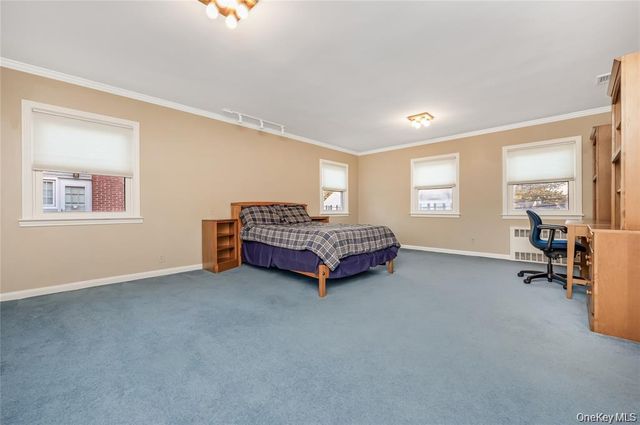 15 Combes Avenue, Rockville Centre, NY 11570