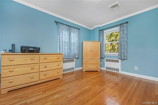 15 Combes Avenue, Rockville Centre, NY 11570