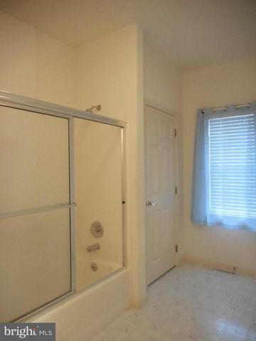 52 HICKORY ST, Palmyra, PA 17078