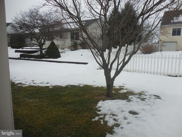 52 HICKORY ST, Palmyra, PA 17078