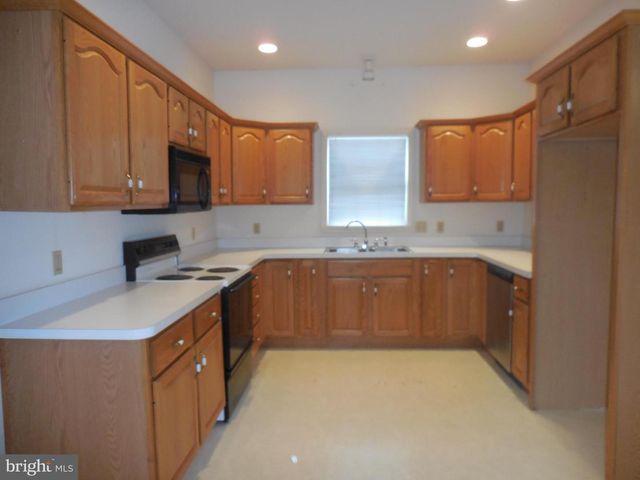 52 HICKORY ST, Palmyra, PA 17078