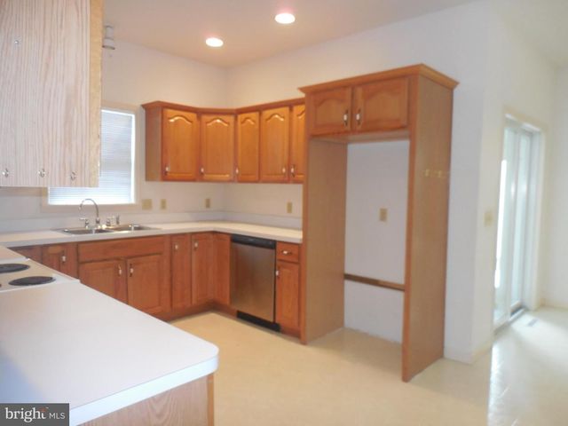 52 HICKORY ST, Palmyra, PA 17078