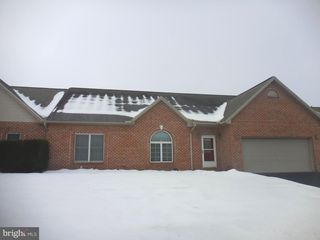 52 HICKORY ST, Palmyra, PA 17078