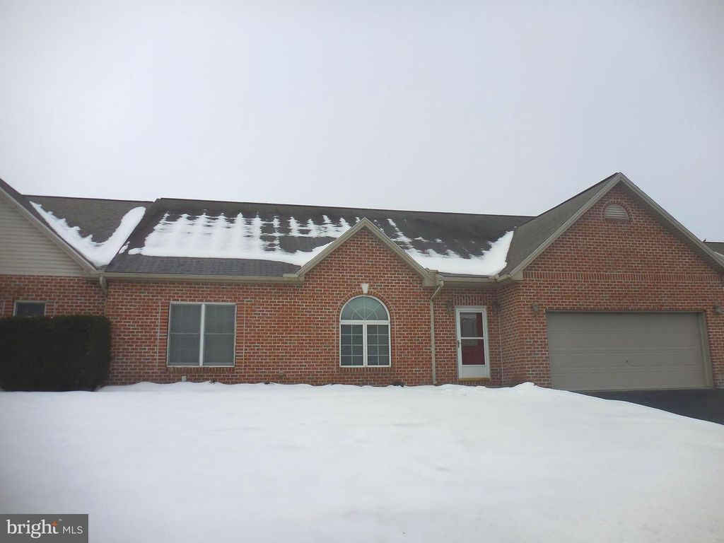 52 HICKORY ST, Palmyra, PA 17078