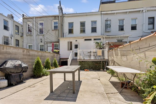 285 WINTHROP Street, New York City, NY 11225